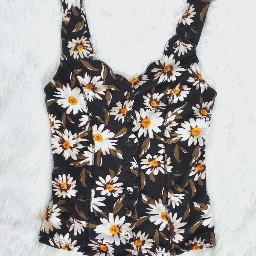 Kimchi Blue Urban Outfitters Daisy Scallop Edge Button Jersey Knit Top Size XS